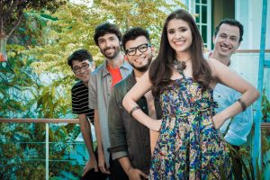 » O quinteto forrozeiro da banda Bicho de Pé sobe ao palco no sábado, dia 29