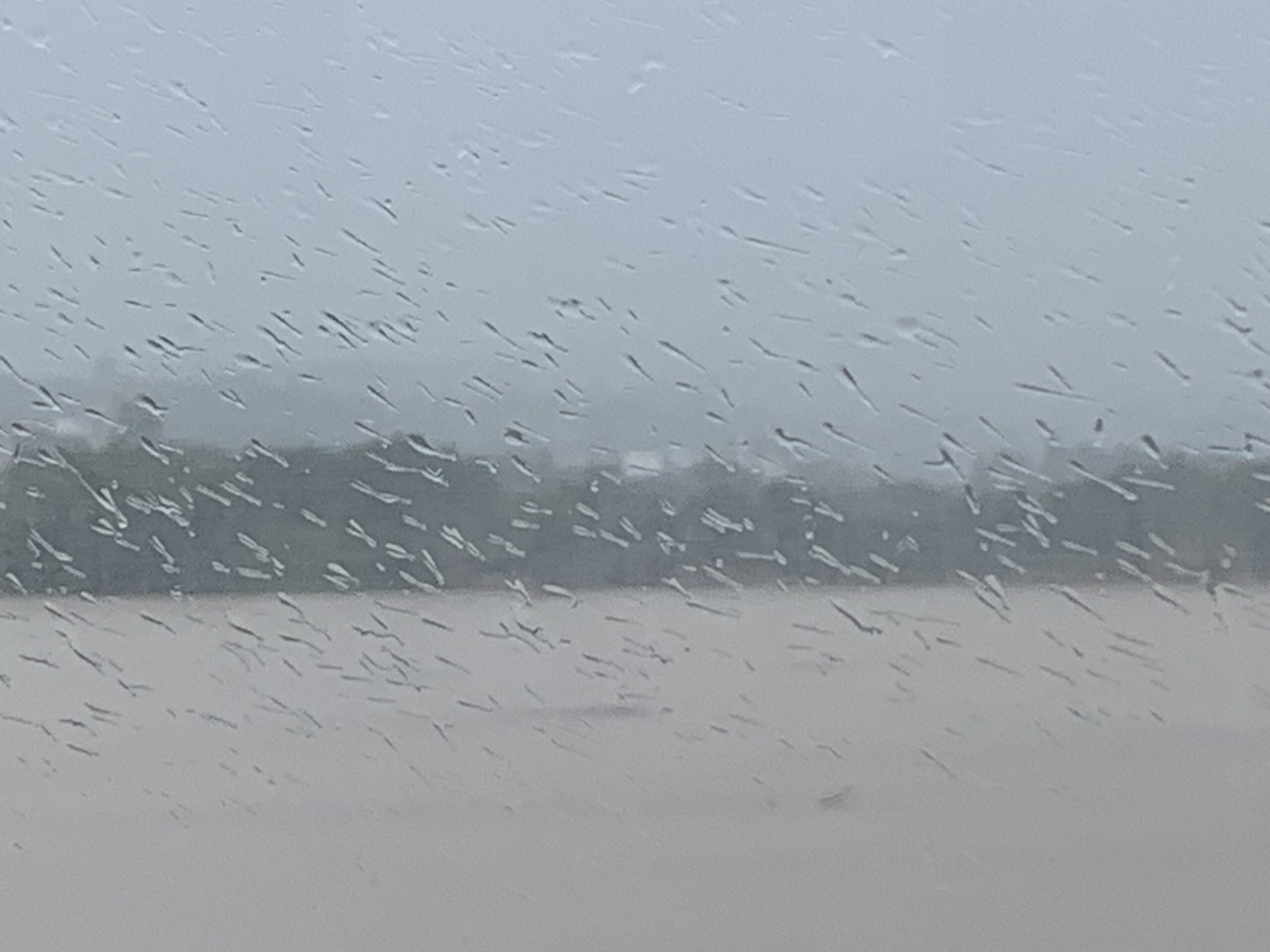 Inmet emite alerta de tempestade com ventos intensos e granizo para cidades do ES até quinta (27)